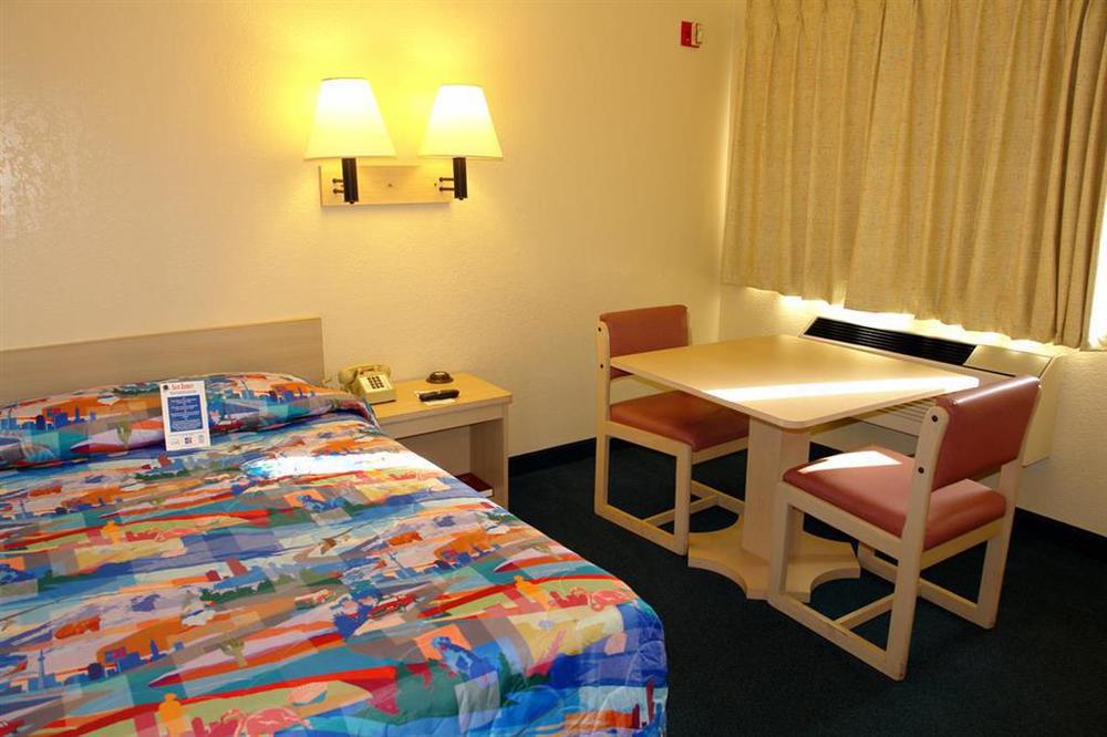 Rodeway Inn Kissimmee Maingate West - Free Theme Park Shuttle Four Corners Servicios foto
